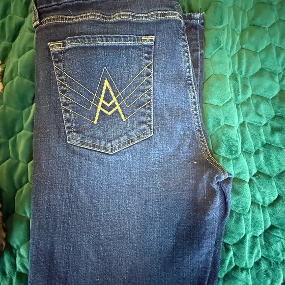 Authentic 7FAM A pocket women’s jeans, size 33 inch waist and 35 inch inseam. - Picture 3 of 9